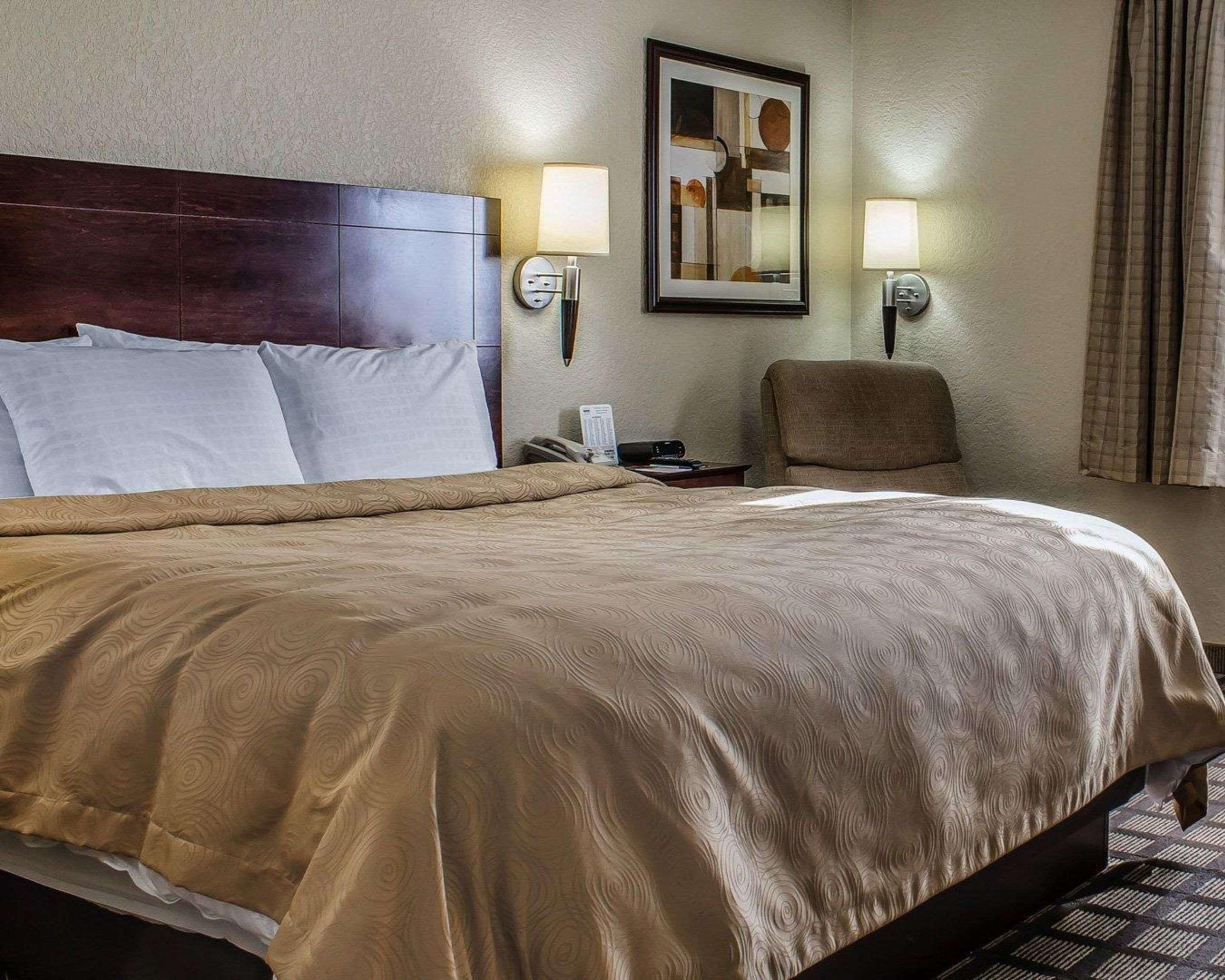 MainStay Suites Coralville Extérieur photo