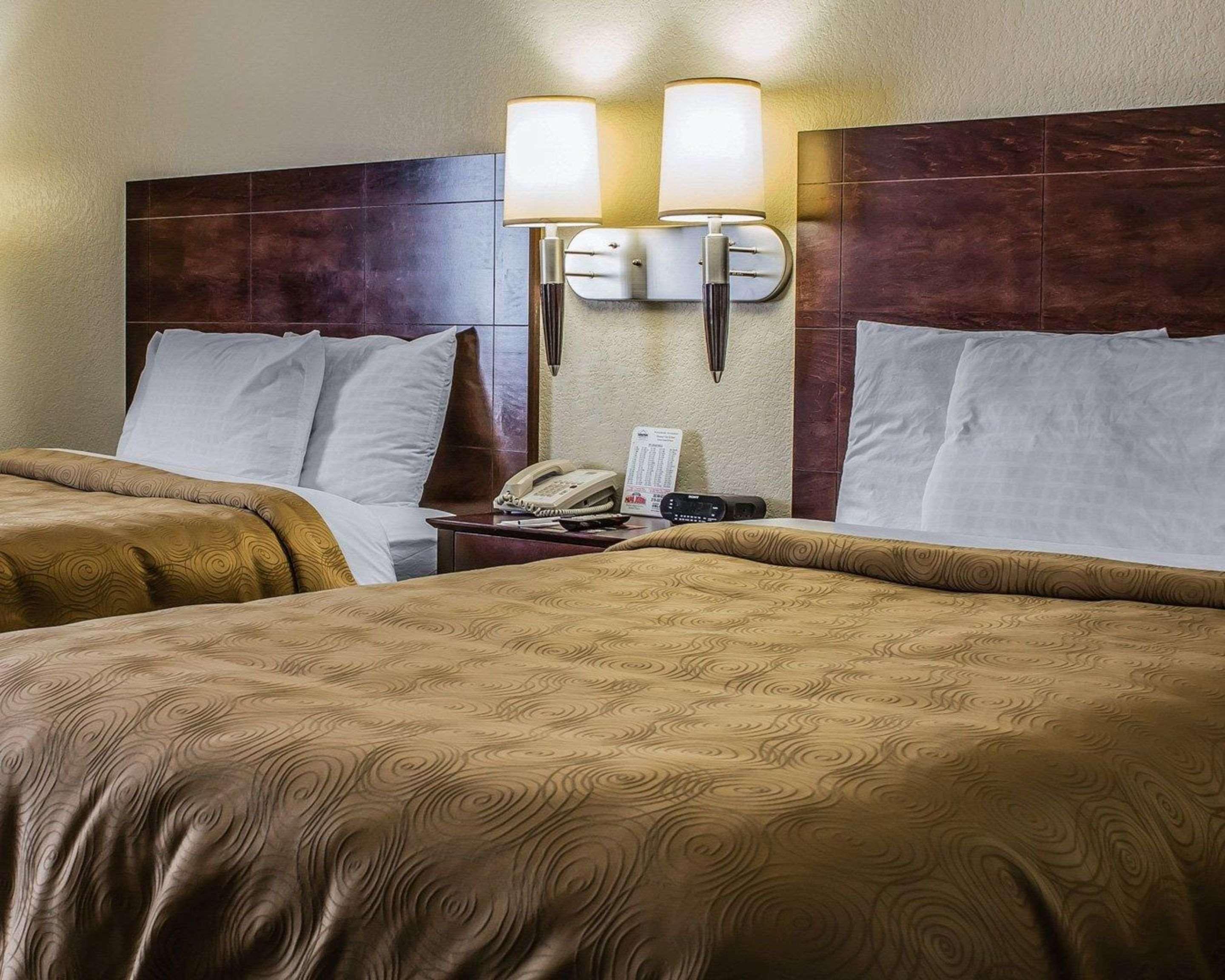 MainStay Suites Coralville Extérieur photo