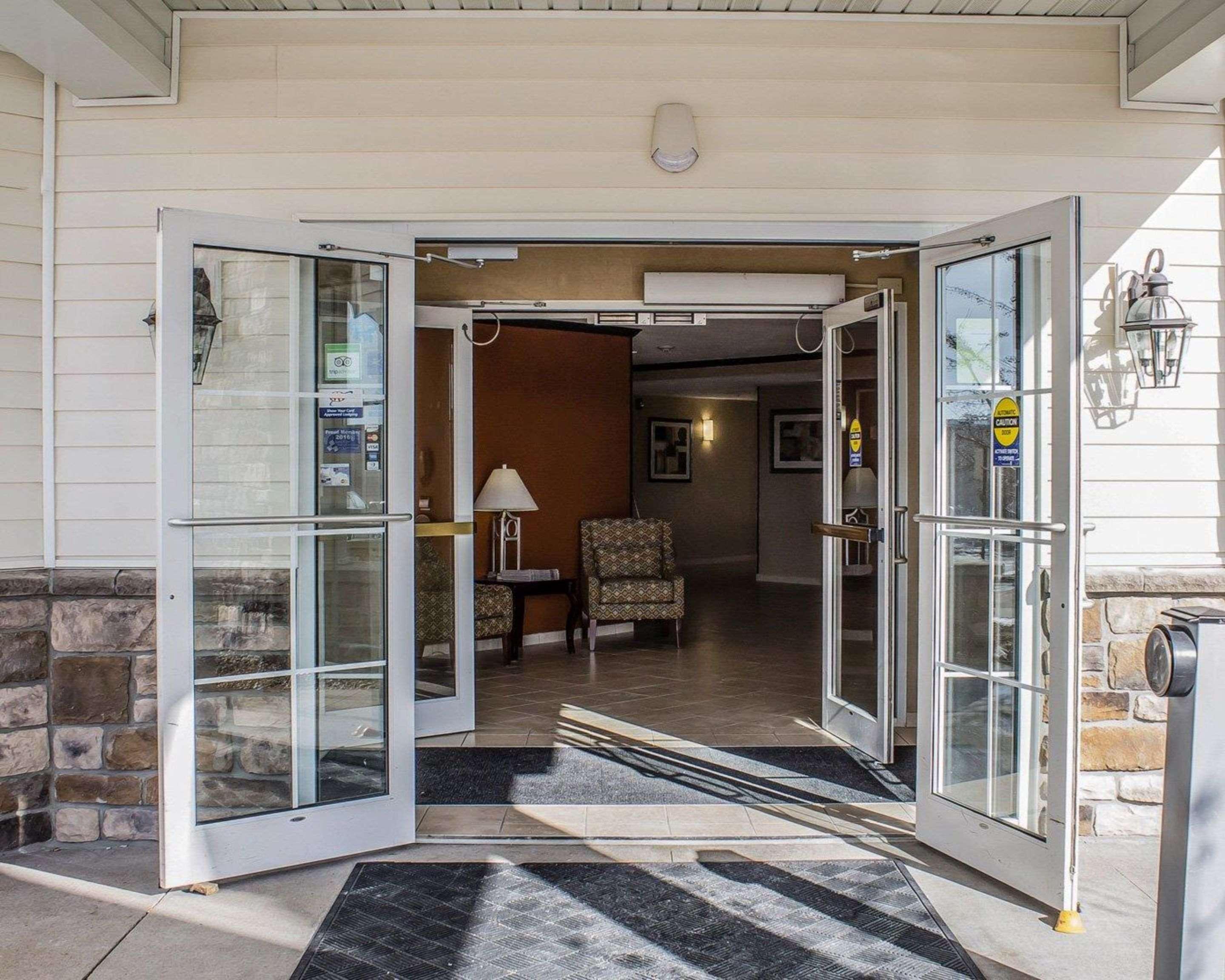 MainStay Suites Coralville Extérieur photo