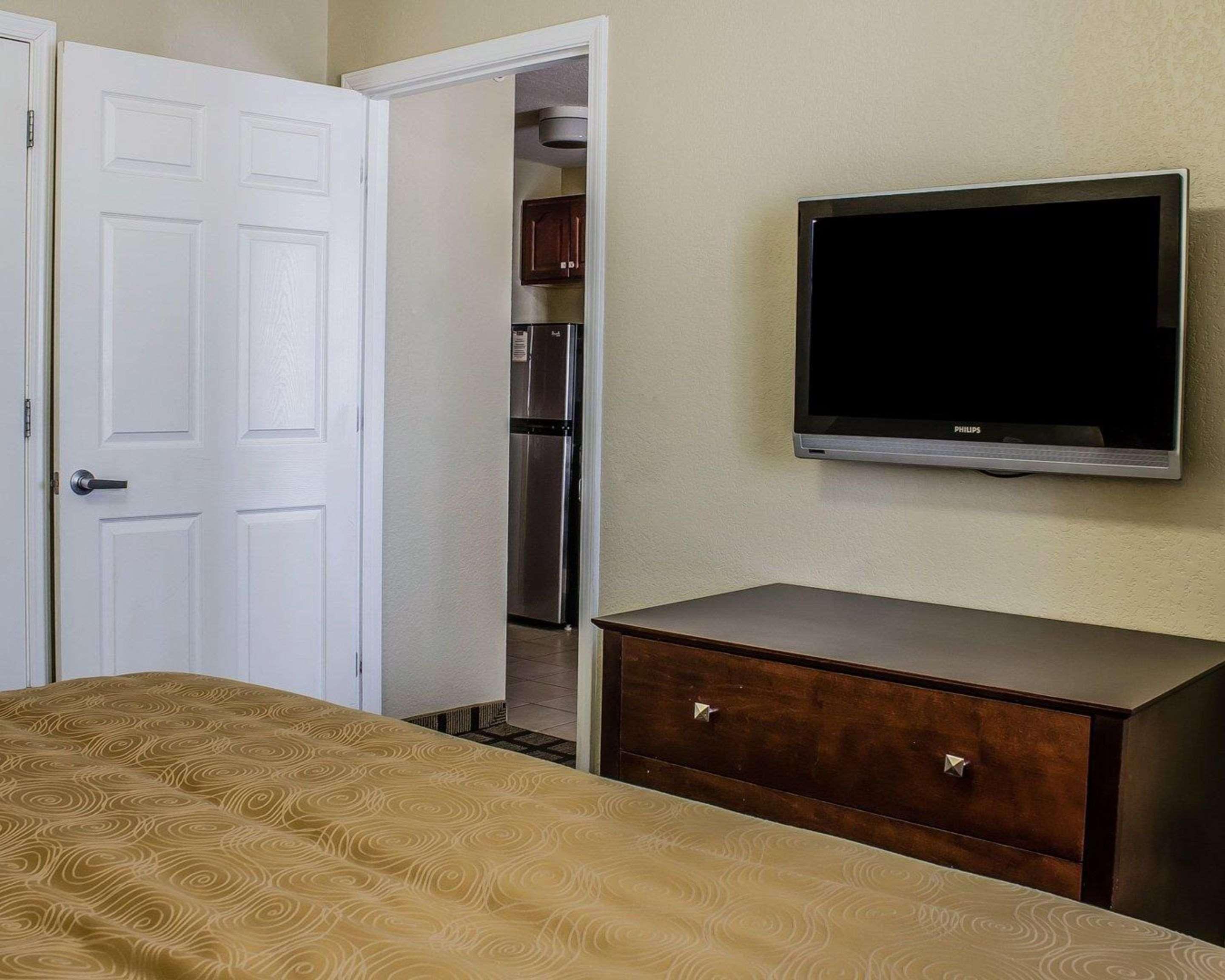MainStay Suites Coralville Extérieur photo