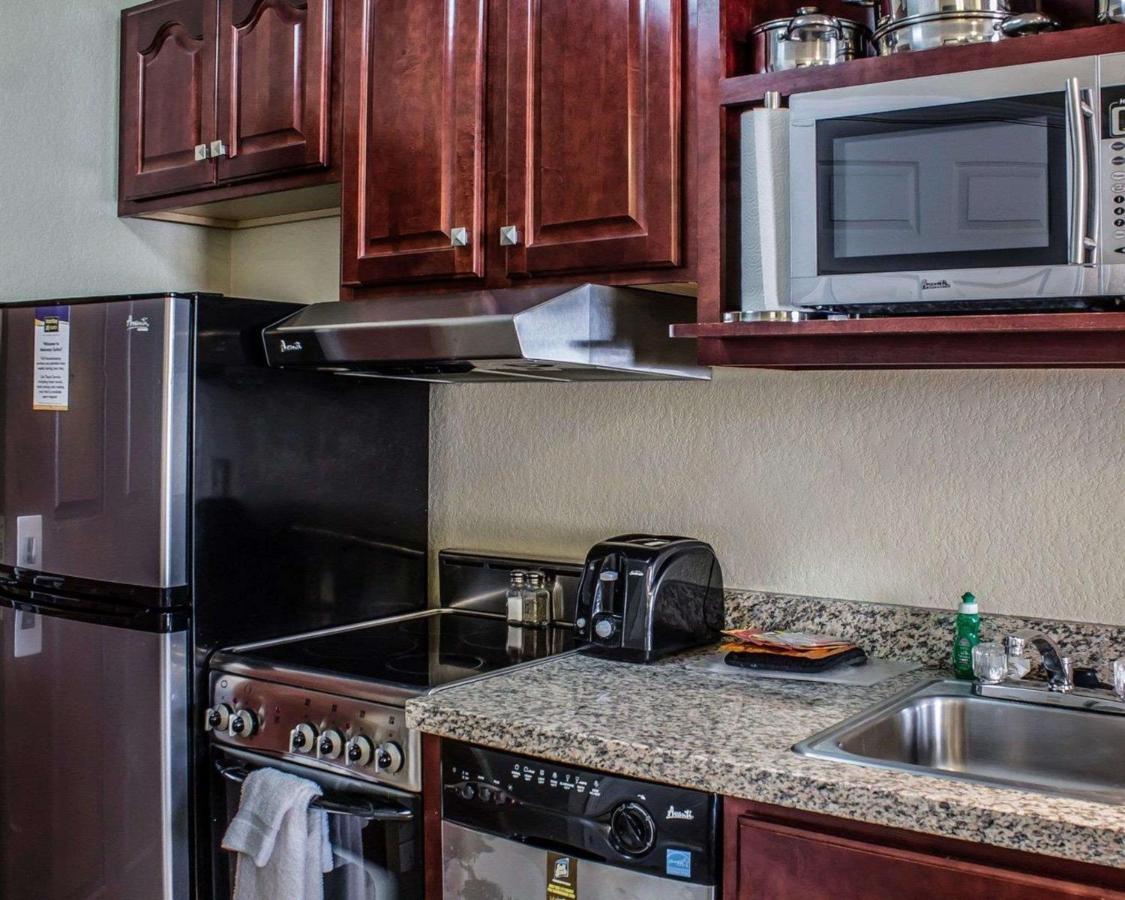 MainStay Suites Coralville Extérieur photo