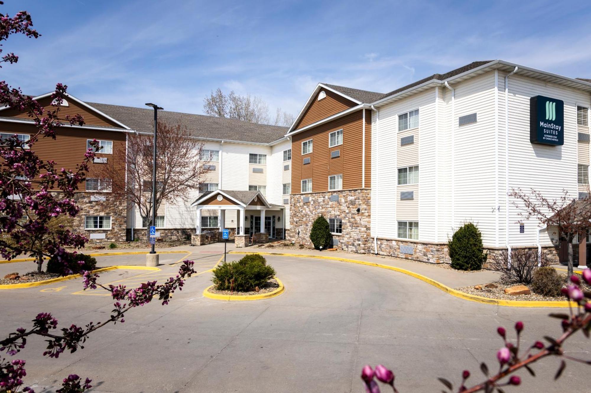 MainStay Suites Coralville Extérieur photo