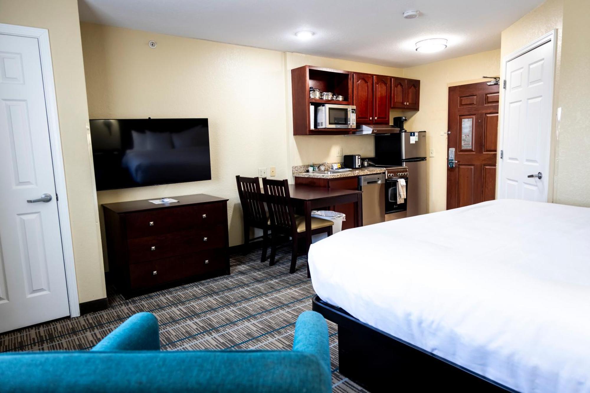 MainStay Suites Coralville Extérieur photo