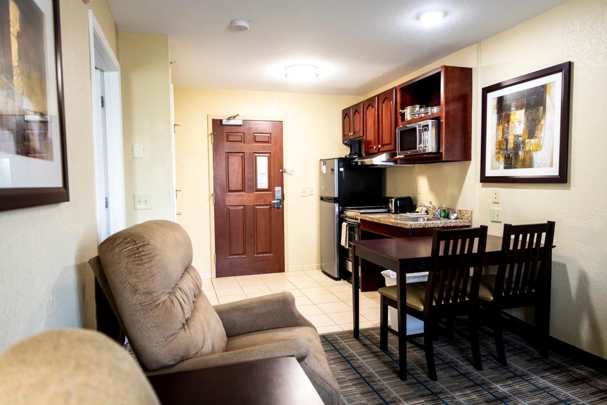 MainStay Suites Coralville Extérieur photo