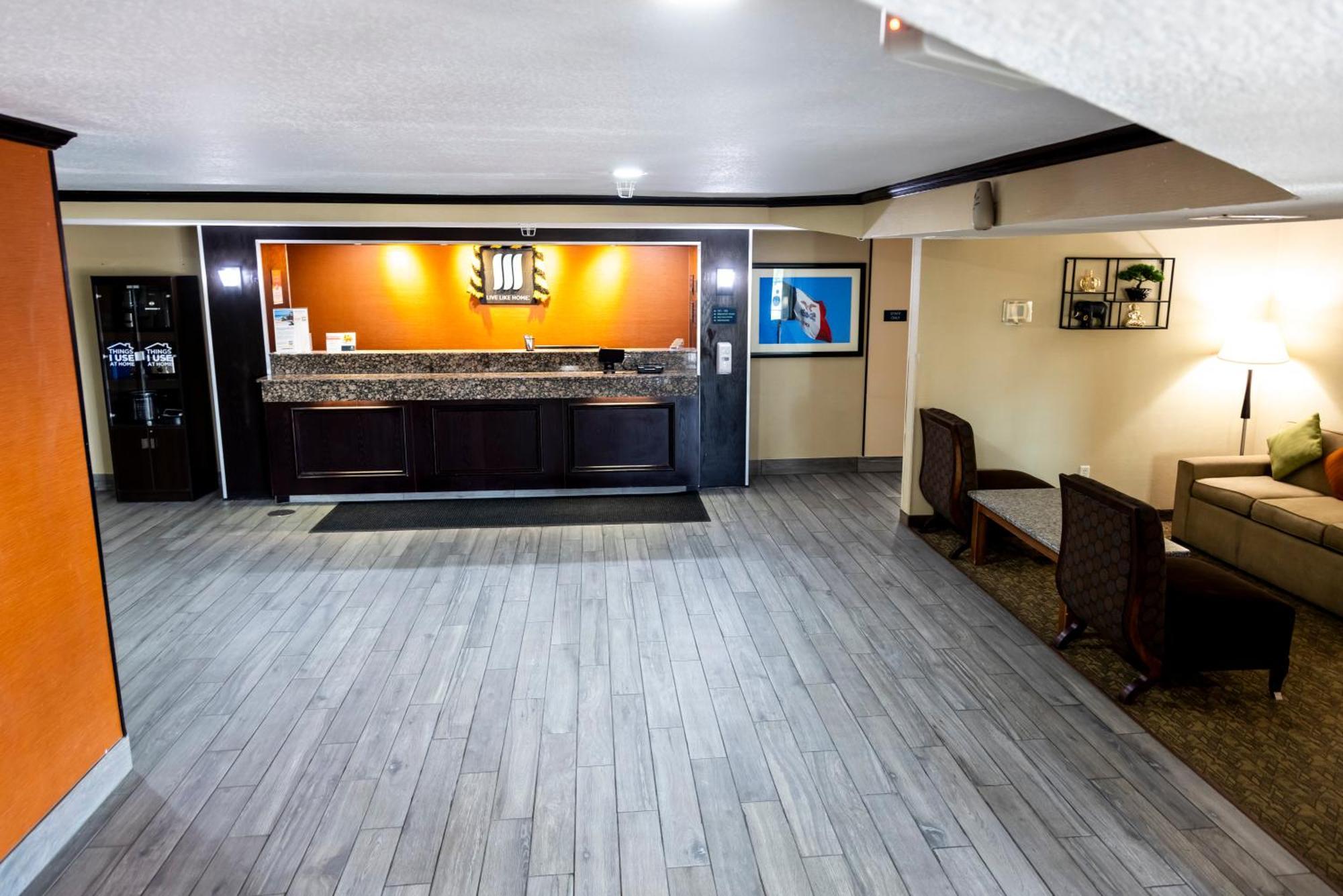 MainStay Suites Coralville Extérieur photo