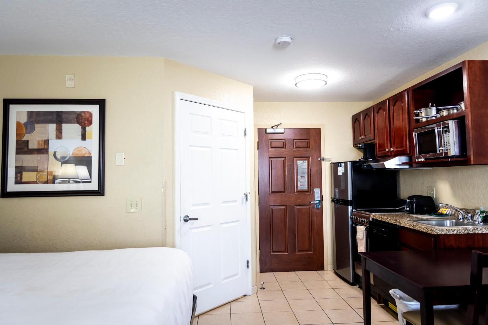 MainStay Suites Coralville Extérieur photo