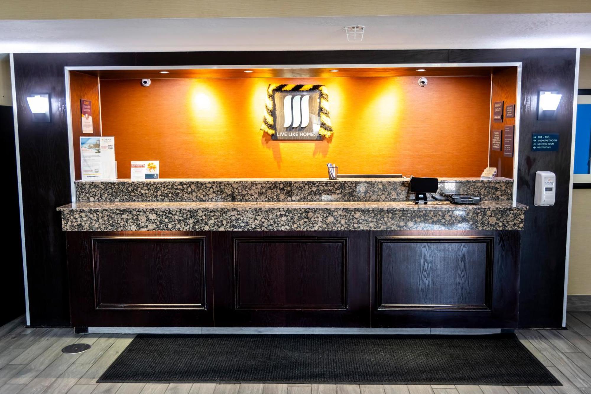 MainStay Suites Coralville Extérieur photo