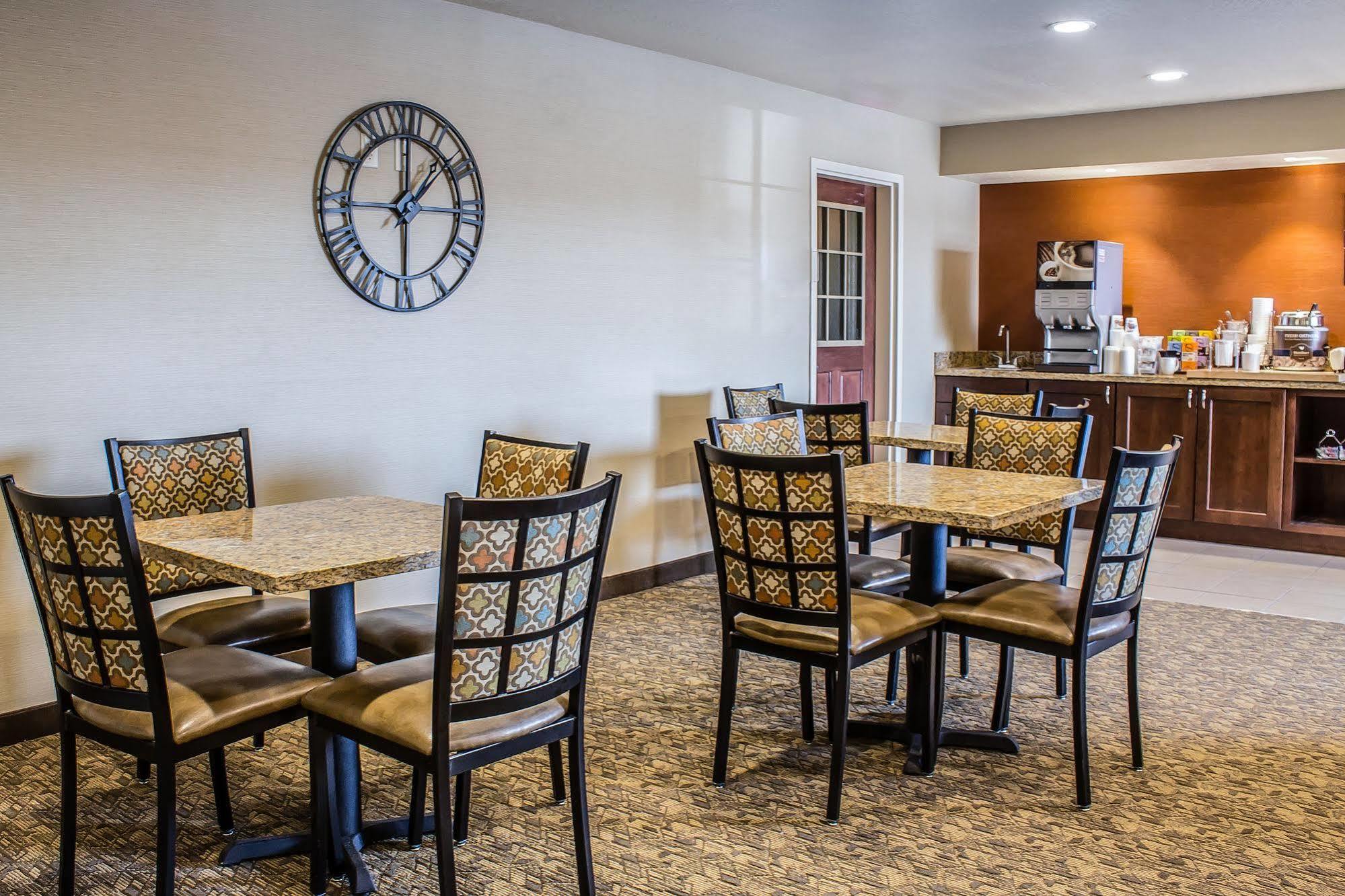 MainStay Suites Coralville Extérieur photo